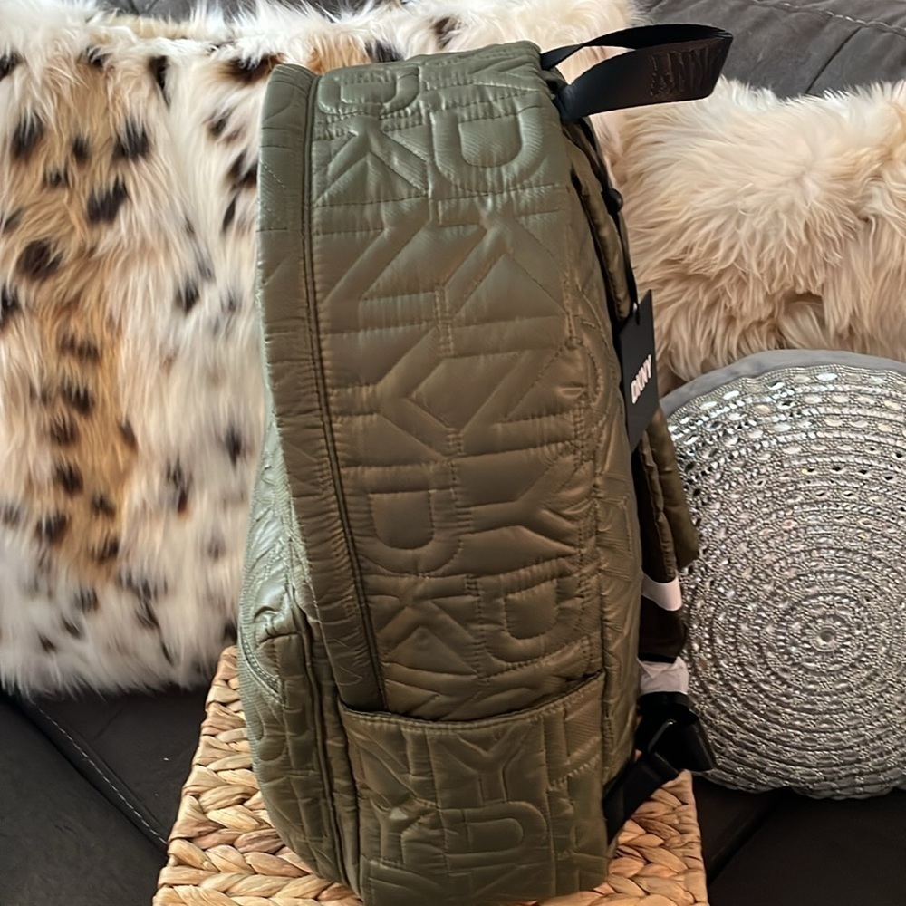 NWT DKNY QUILTED BACKPACK ARMY GREEN - Picture 4 of 8
